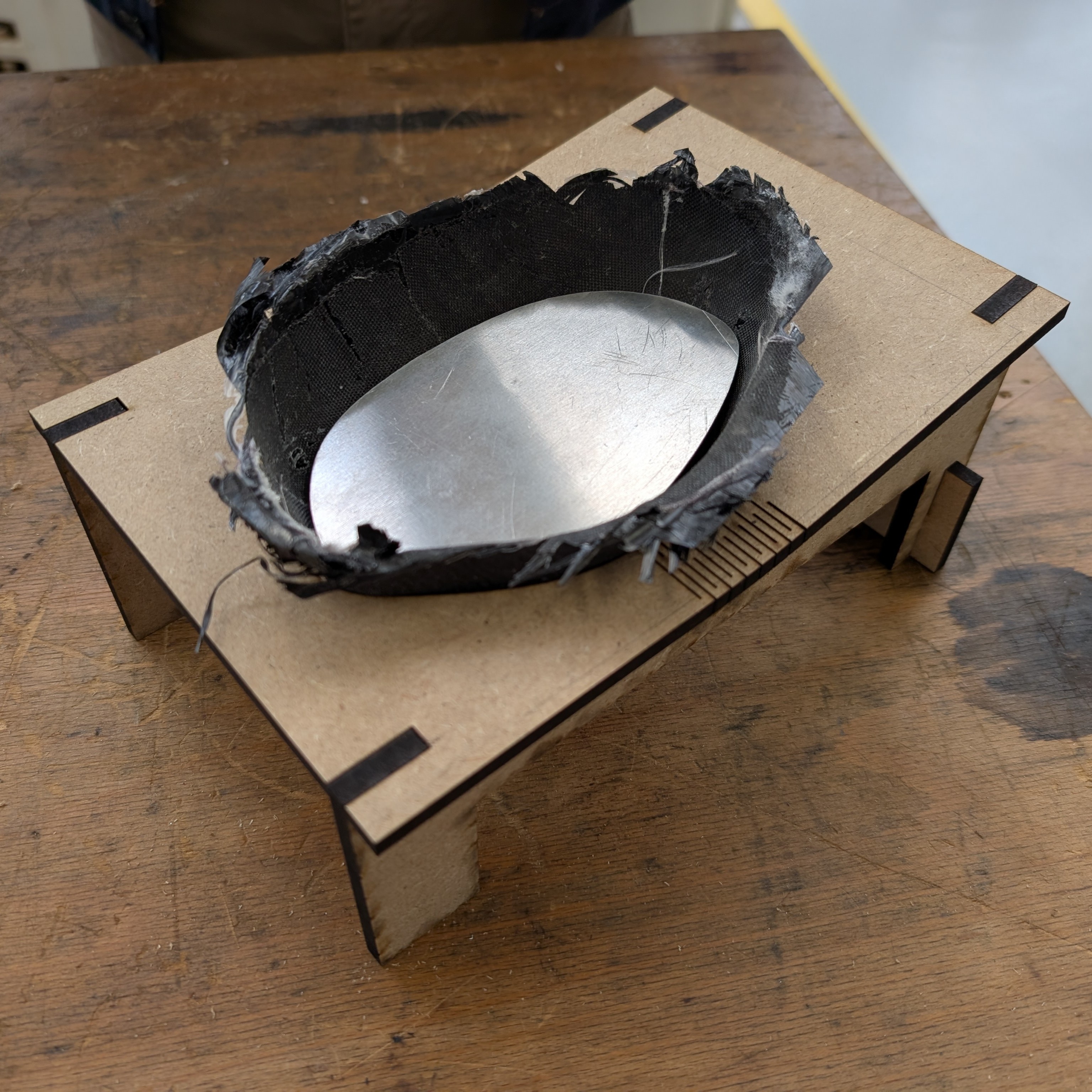 Coque brute dans le gabarit de découpe